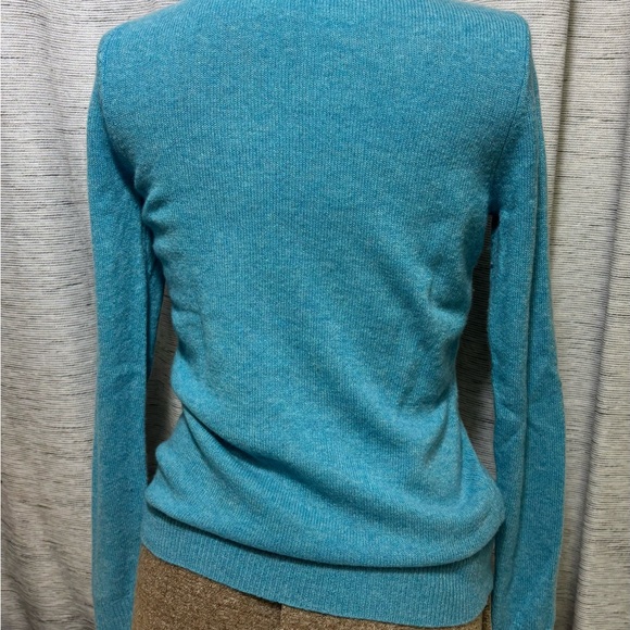 Ann Taylor Cashmere Turquoise V-Neck Women’s Sweater size: XS - Picture 2 of 8